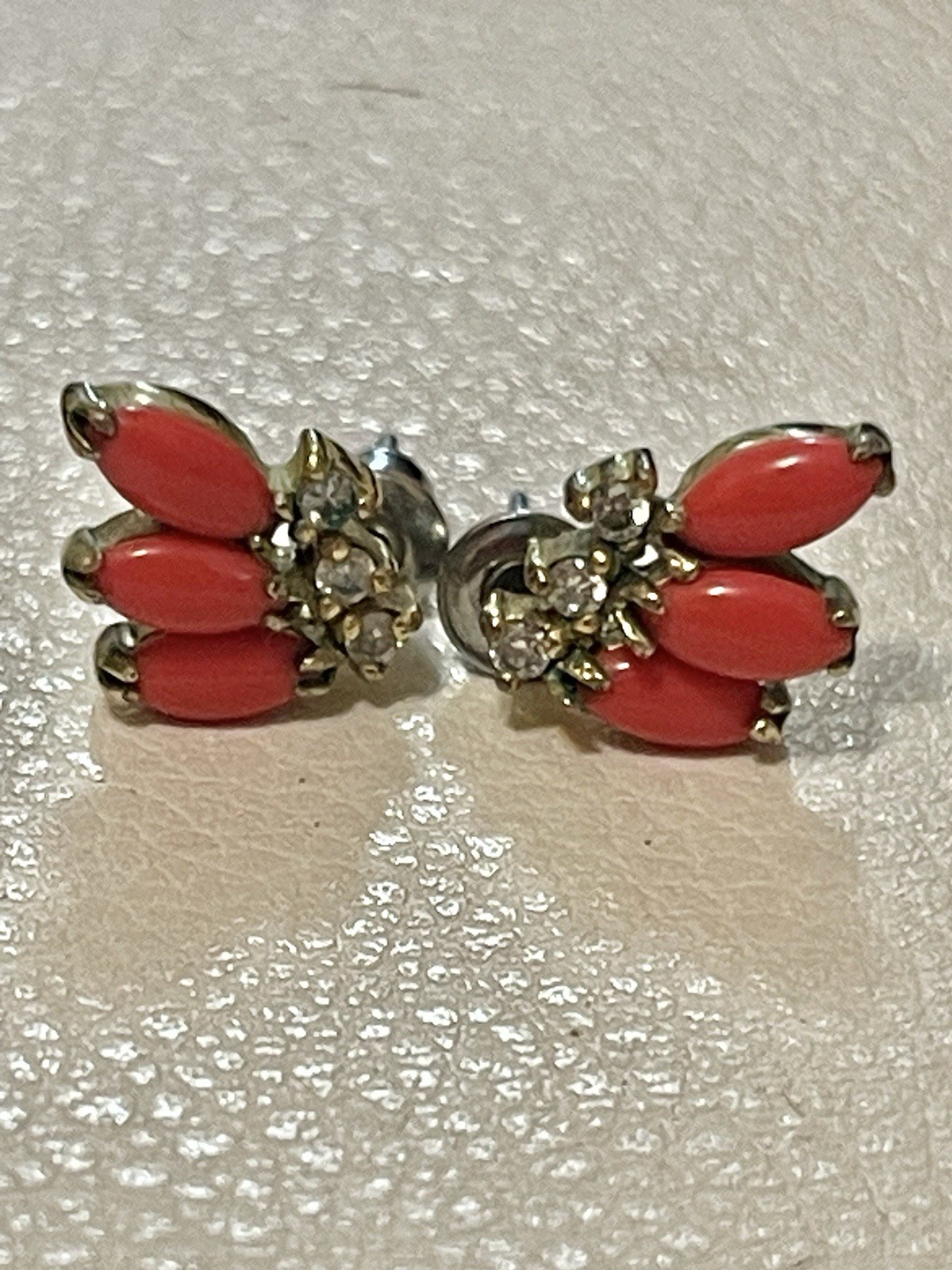 VTG Coral Rhinestone Southwest Gold  Tone Stud Pierced Earrings