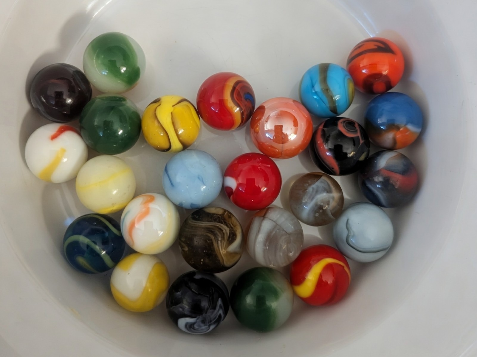 Lot of 25 Vintage Glass Marbles Shooters, Swirl, Opaque, Mixed Colors 5/8"