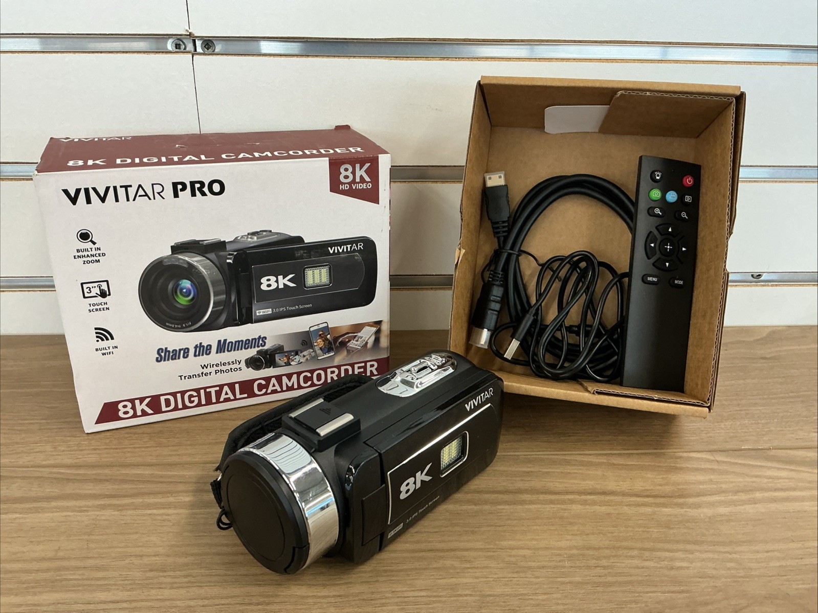 Vivitar Pro 8K DVR8K-BLK Digital Video Camcorder Camera 18x Zoom