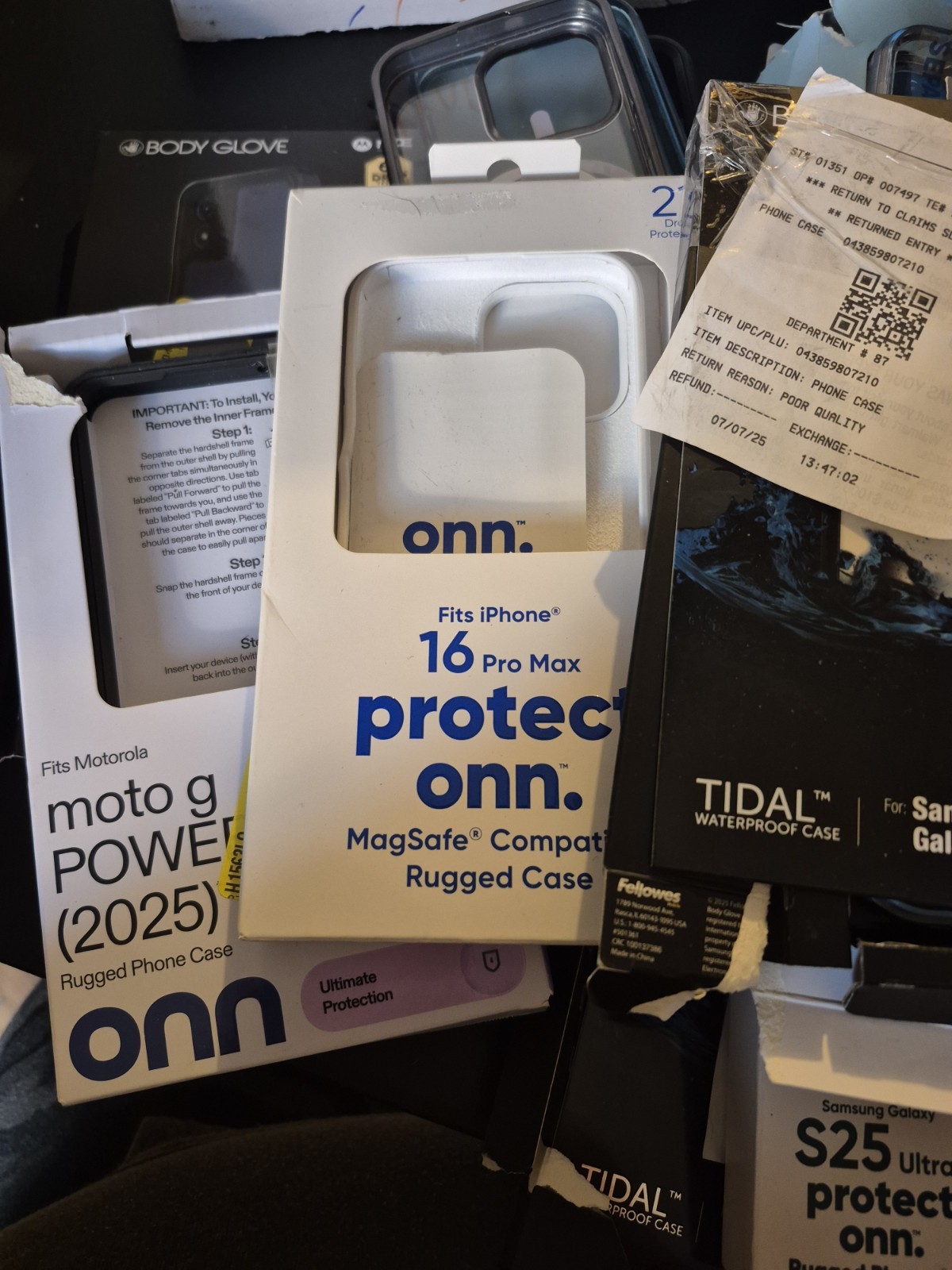 Lot Of Cell Phone Cases  18 Cases In Total.  Some Android And Iphone