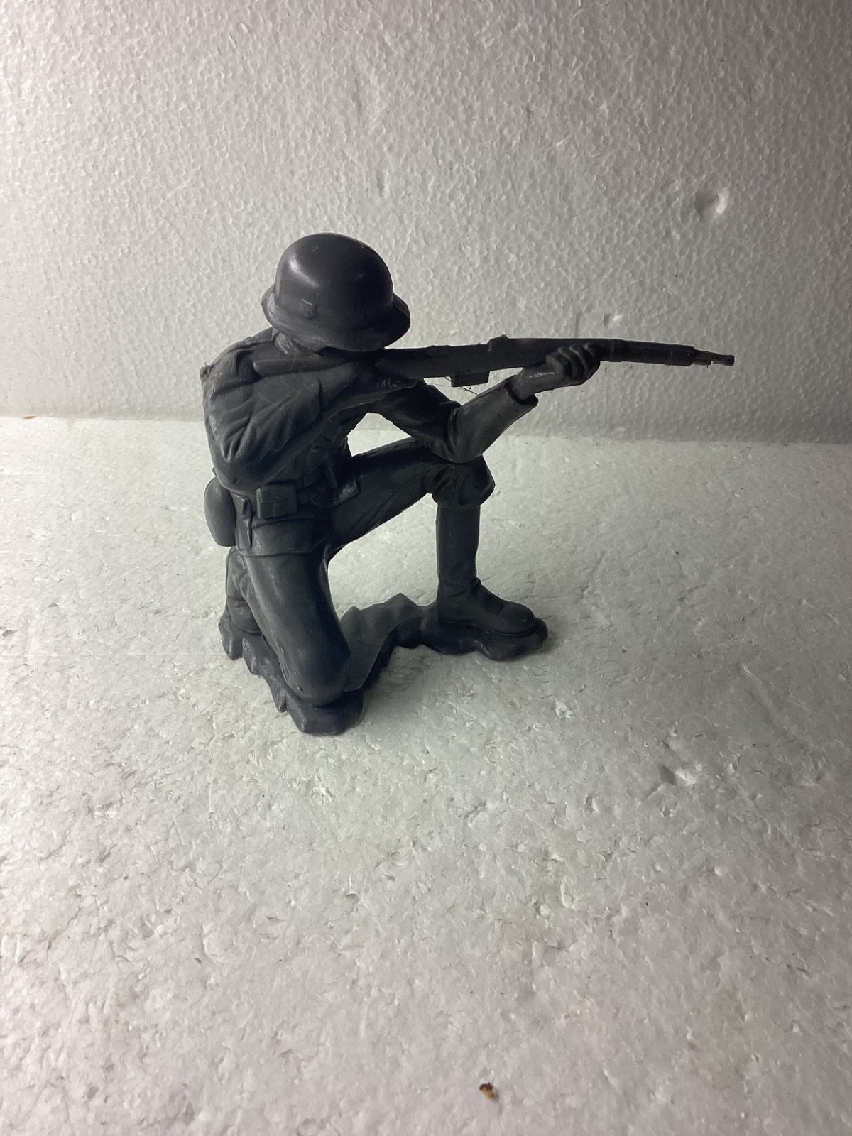 1963 MARX 6" Inch WWII German Soldier Shooting Rifle Kneeling Action Figure