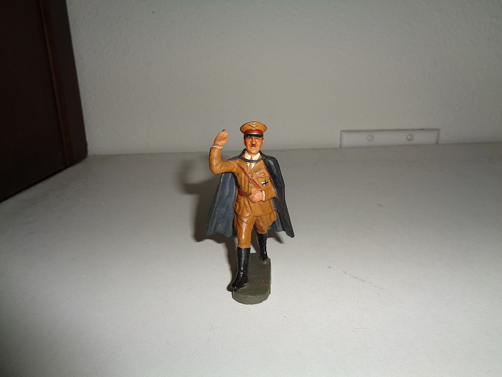 Elastolin 7.5cm Walking Figure with Porcelain Head Lineol