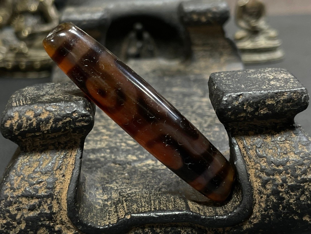 Old Tibetan Nepalese Himalayan Ancient 6 eye Old Dzi Talisman Beads Amulet 六眼天珠