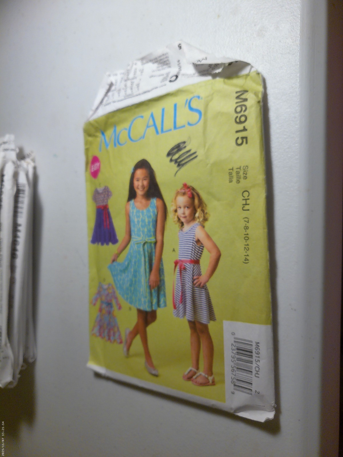 MCCALLS PATTERN M6915  DRESSES  GIRLS SIZES 7-14