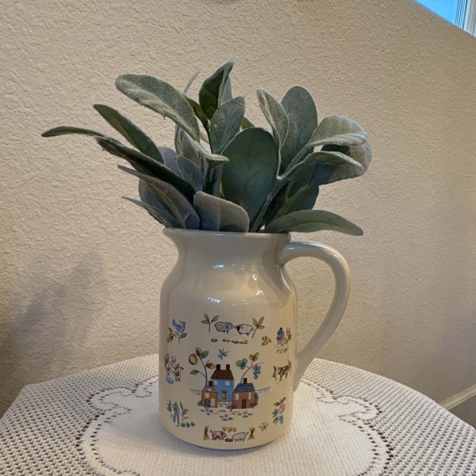 COTTAGECORE farmhouse pitcher.Vintage heartland stoneware. 