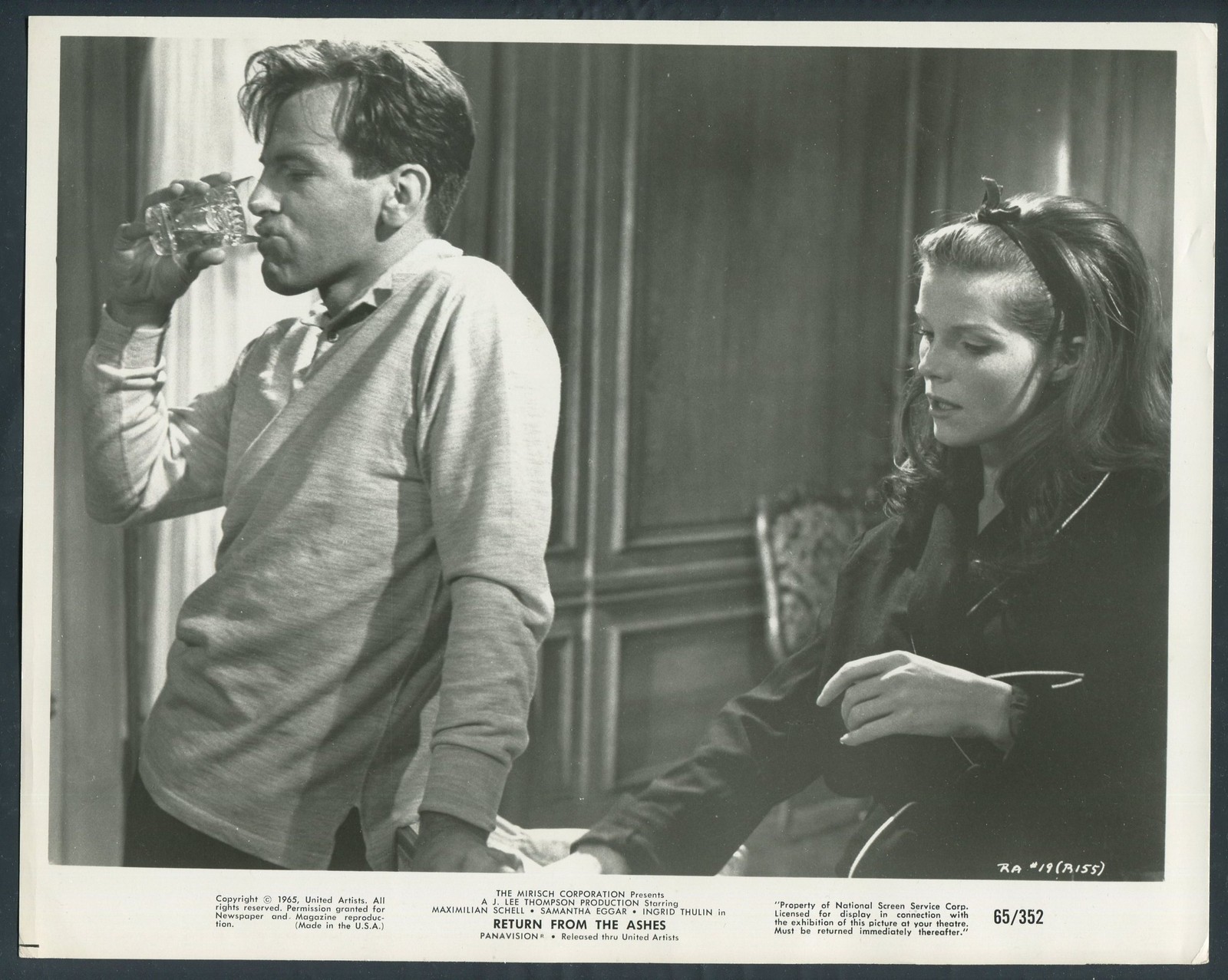 MAXIMILIAN SCHELL SAMANTHA EGGAR in Return From The Ashes '65 DRINKING