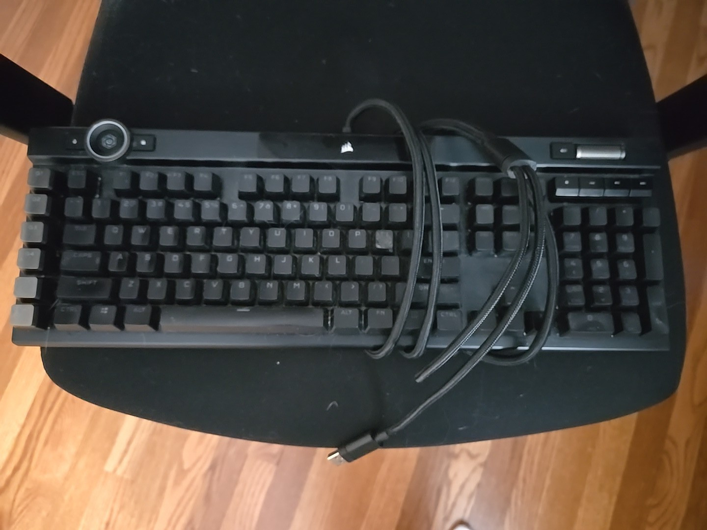 Corsair K100 RGB Mechanical Gaming Keyboard Wired USB, **READ DESCRIPTION**