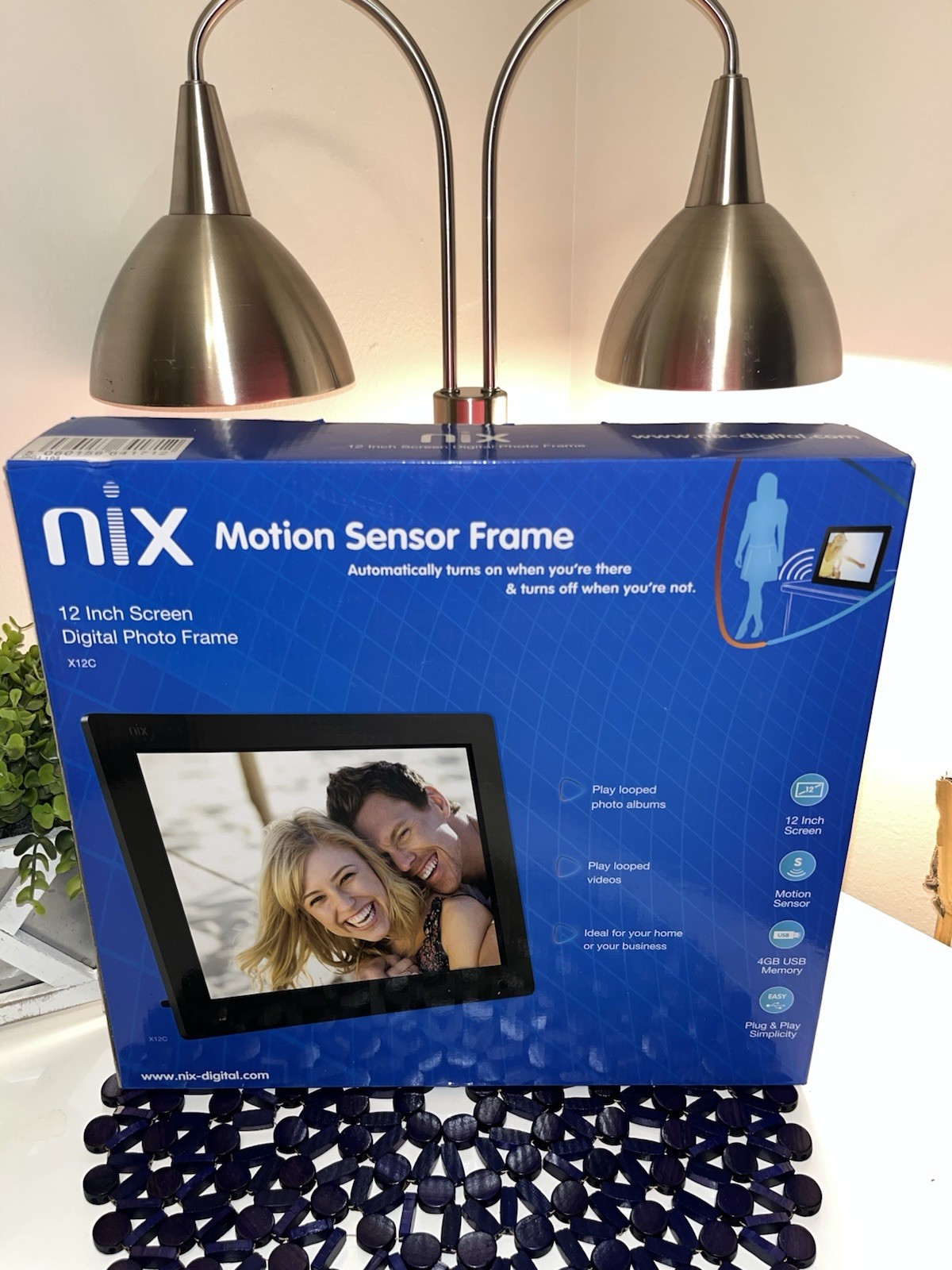 Nix 12 Inch Screen Digital Photo Frame (X12C).