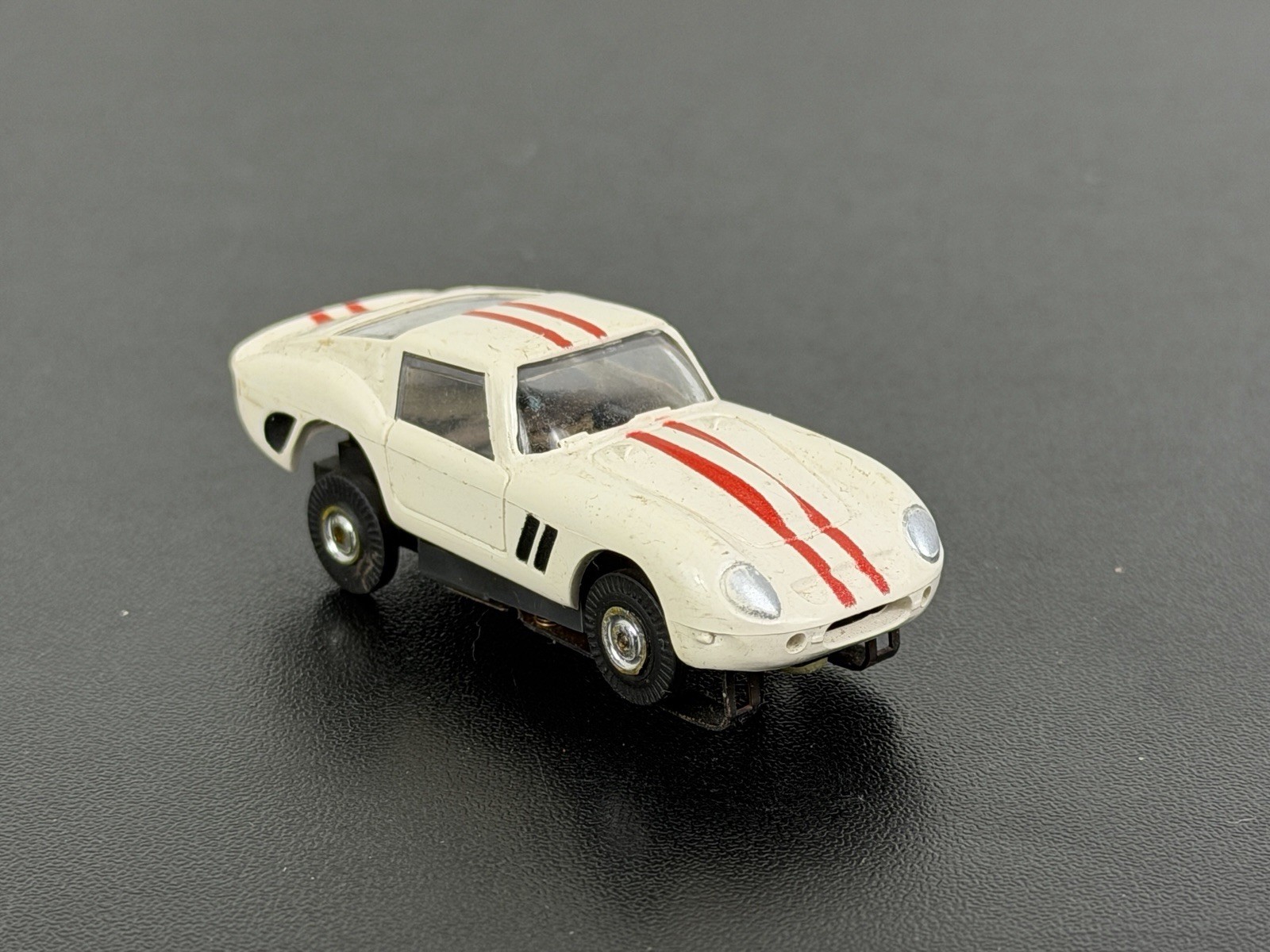 VINTAGE AURORA TJET #1368 FERRARI 250 GTO SLOT CAR IN VERY GOOD CONDITION