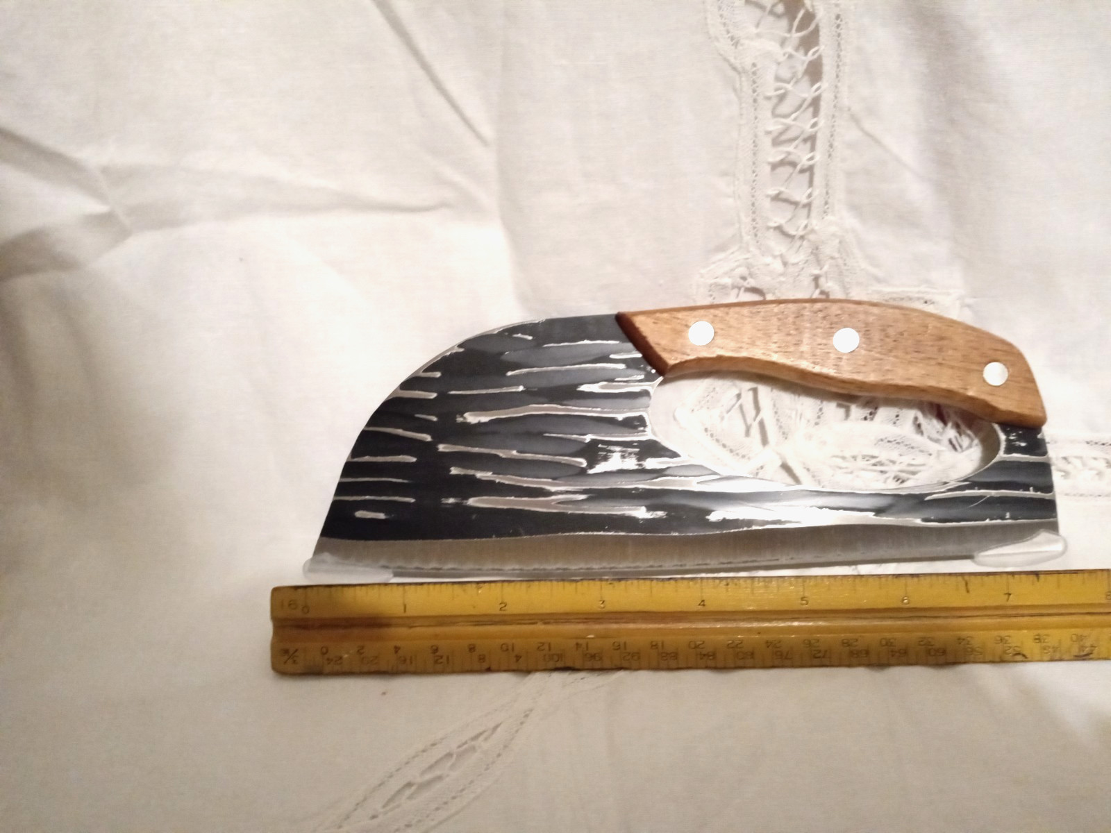 Sshuai  Yu  Hand Forged Stainless Steel multifunctional ergonomic cutting knife