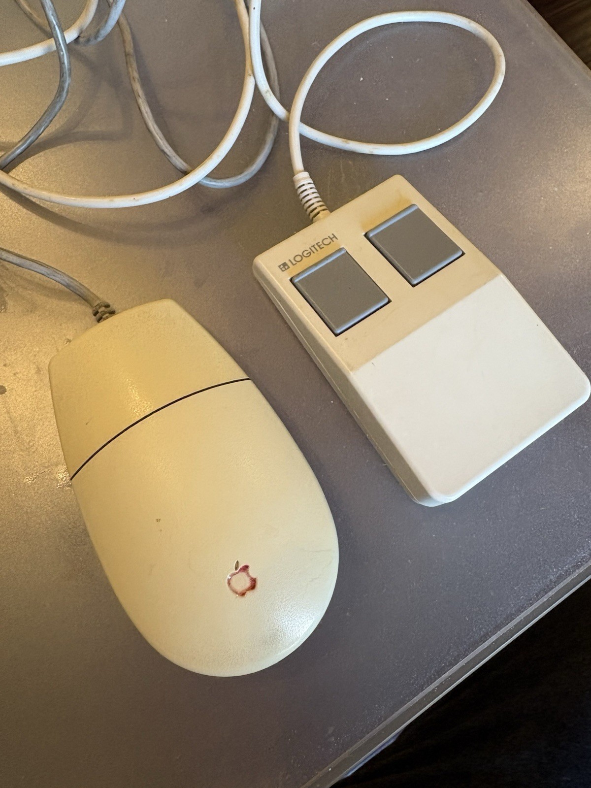 Vintage Apple M2706 Mouse Wired Ball Beige & Logitech 2 button mouse mb-82-9