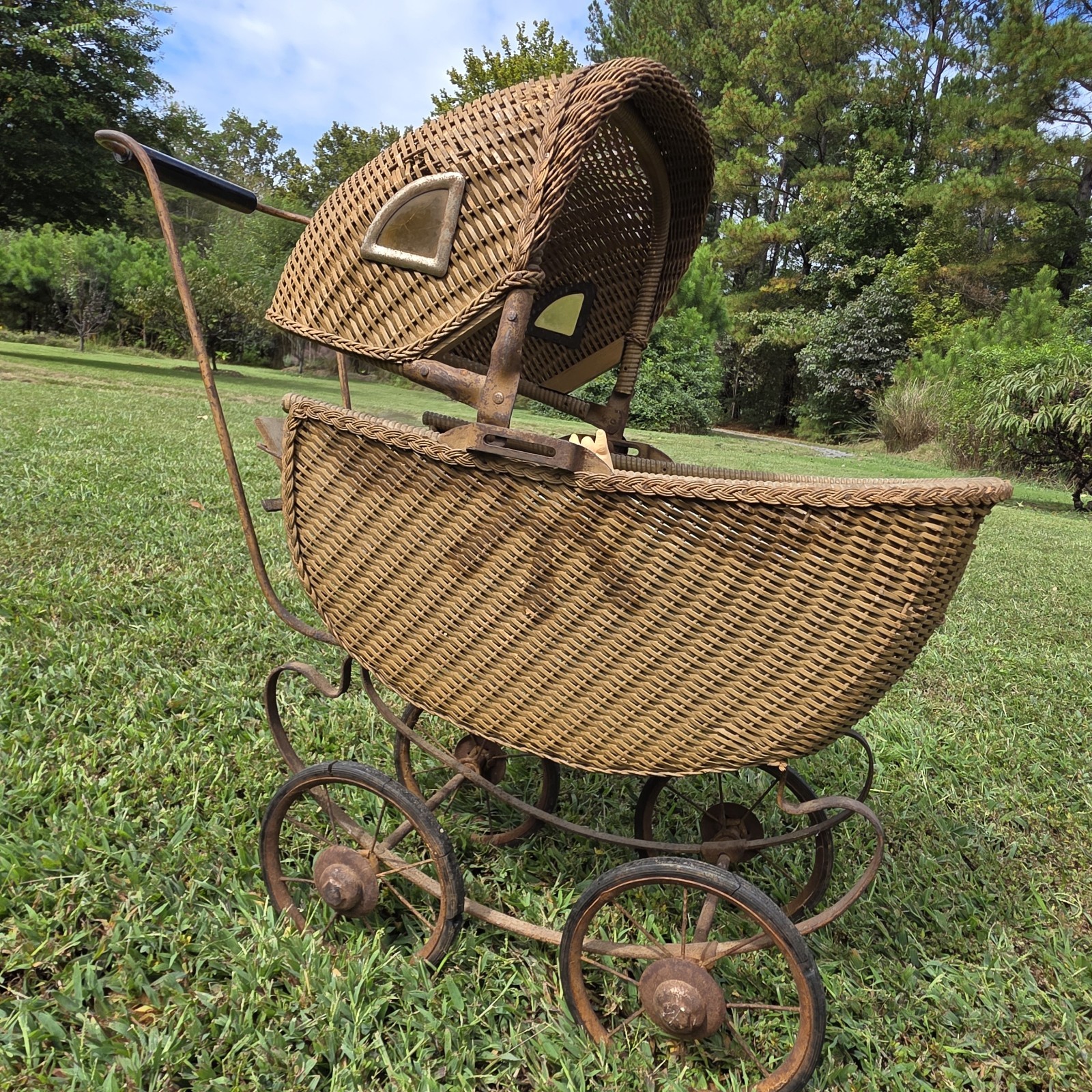 Antique Toy Wicker Baby Doll Carriage Buggy ( Children's Toy Carriage) 