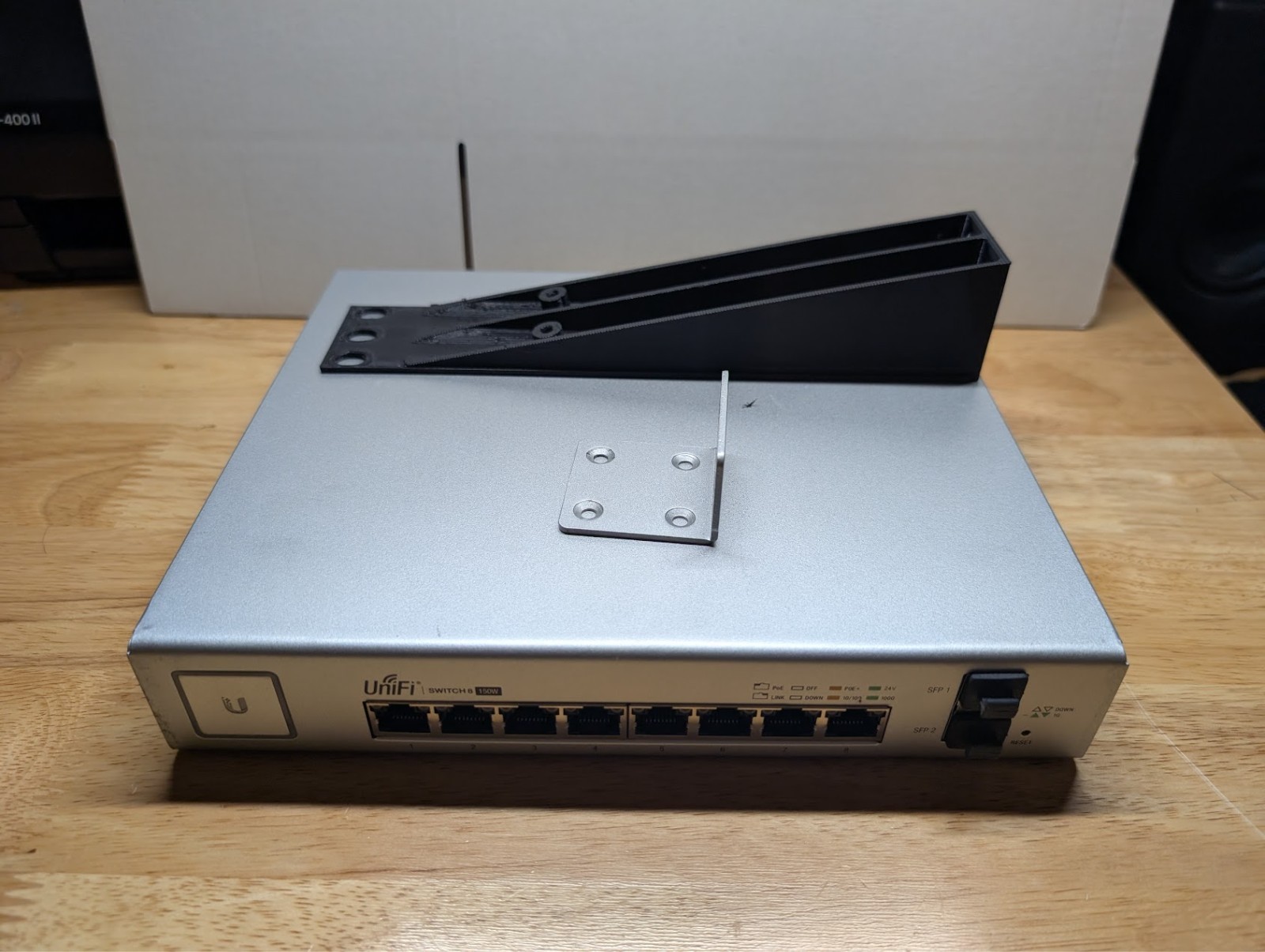 Ubiquiti UniFi Switch 8 150W (US-8-150W) – Managed PoE Switch