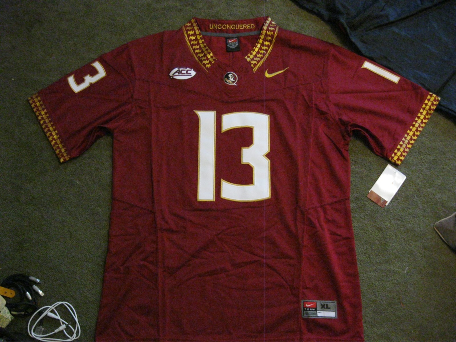 NWT, Clearance, Florida State Jordan Travis jersey, mens  Large, excellent