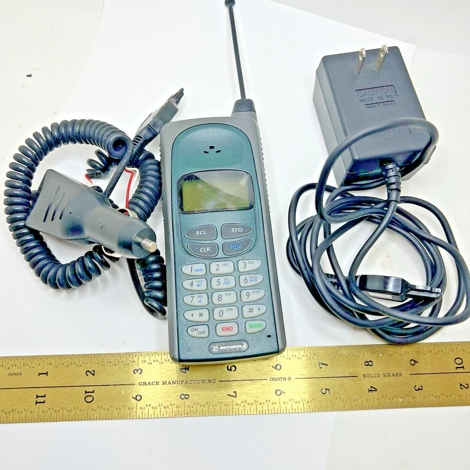 RARE Vintage Motorola Model 74808AD Open Face Brick Cell Phone & Chargers UNTEST