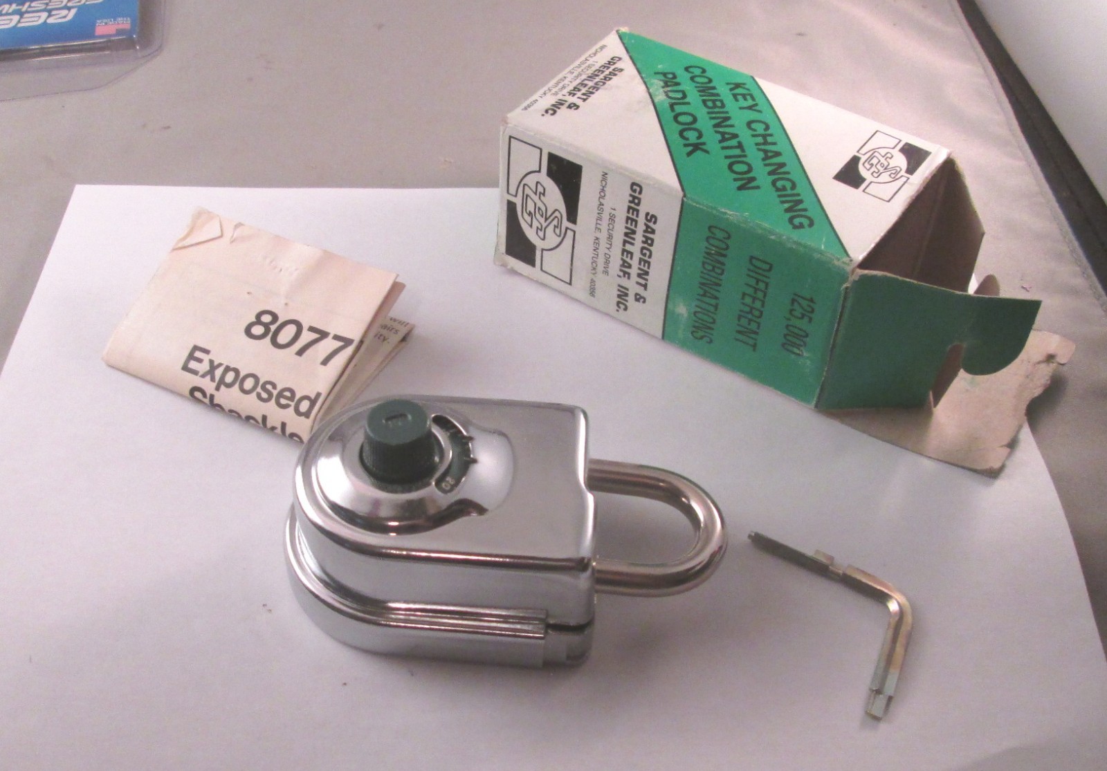 1985 Sargent & Greenleaf Inc. Model 8077 AB Key Changing Combination Padlock new
