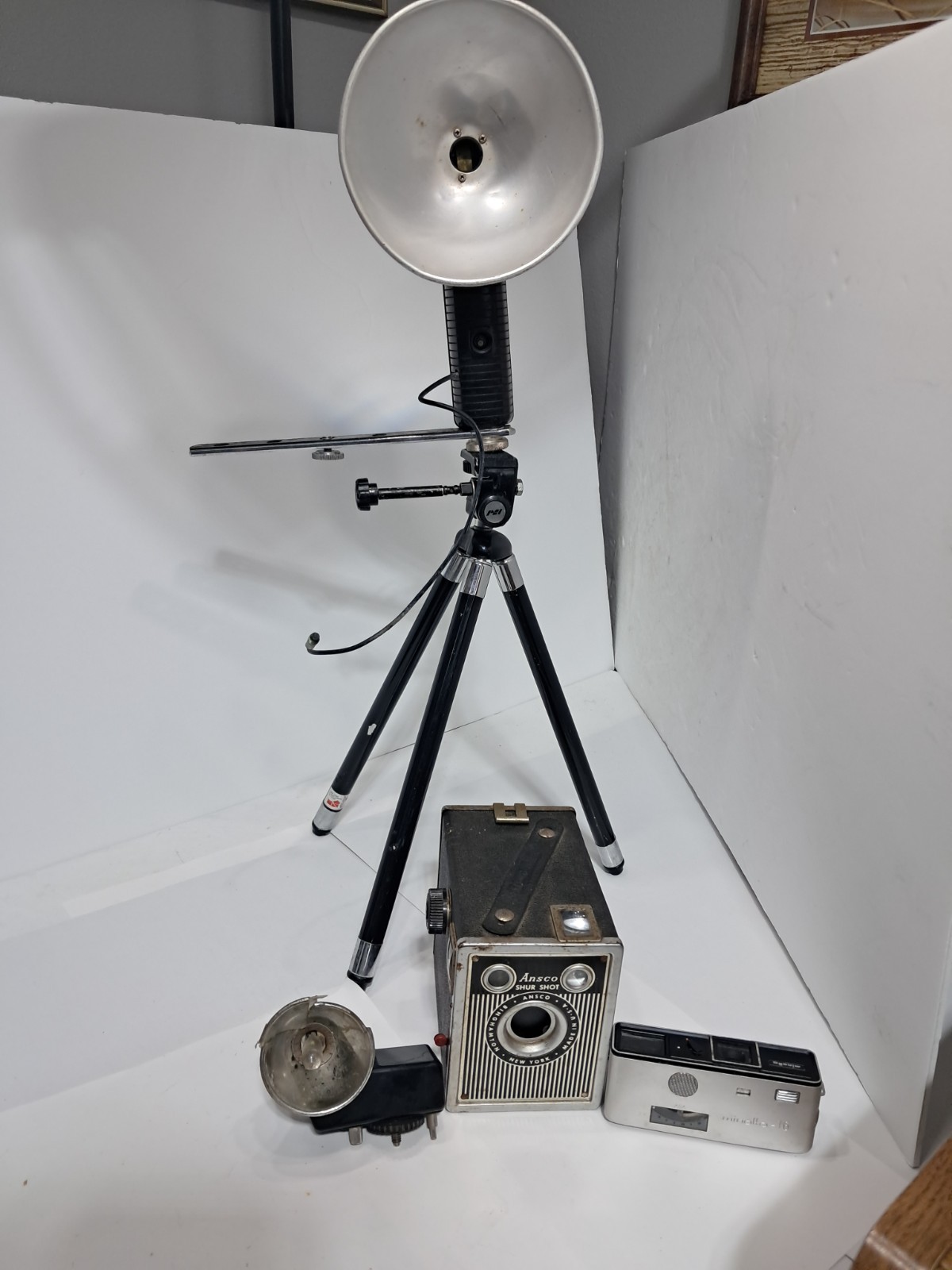 Cameras/Camera Items 4-Items Parts/Repair As-Is Untested (a)