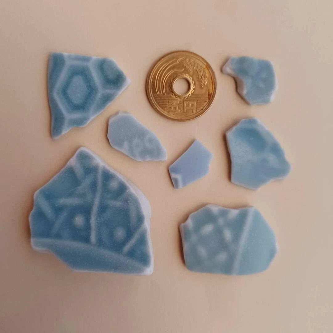 japanese sea glass Surf-Tumbled Beach Glass  pottery　small