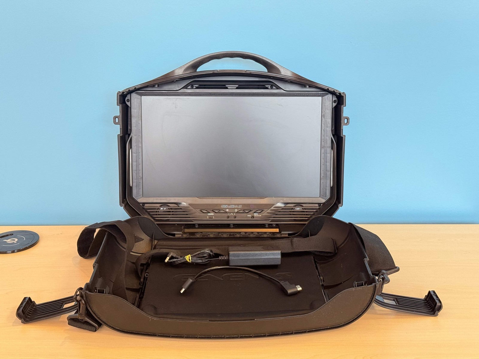 Gaems Vanguard G190 19" Portable Console Gaming Monitor W/ Cables