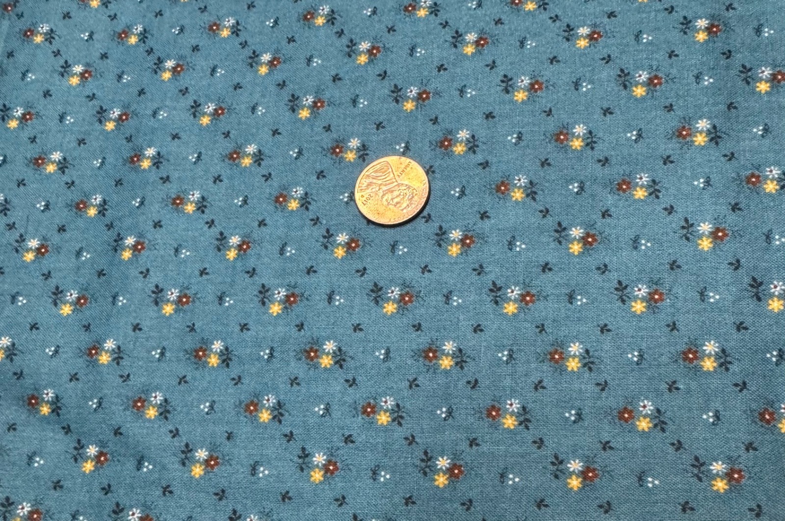 BLue Calico Dainty  Retired  1/2  yard 100% Cotton Fabric Free Ship SB1