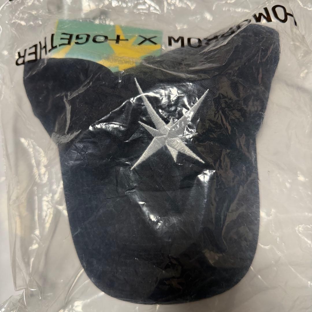 Unopened TXT MAGIC Cap