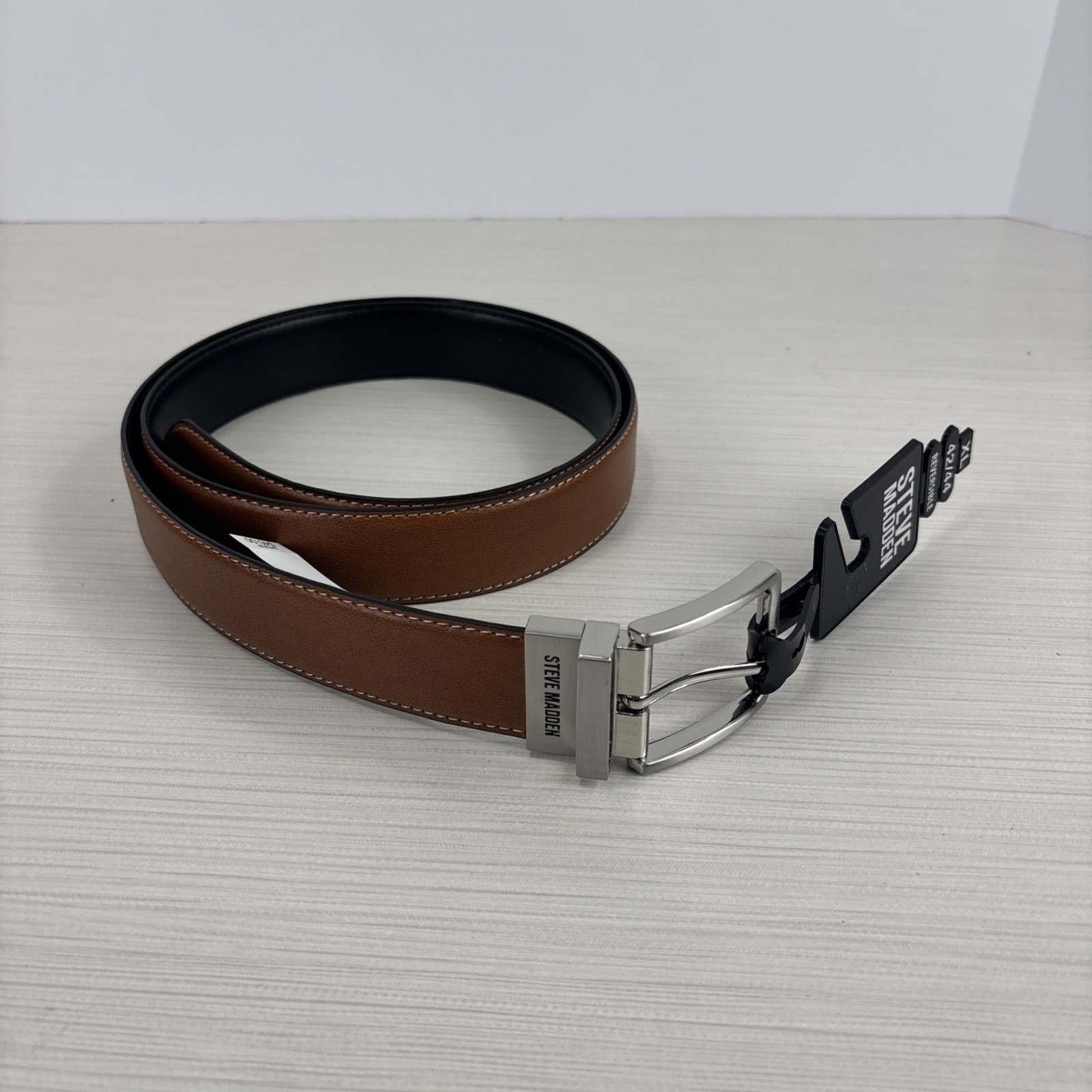 Steve Madden Men's Belt XL 42-44 Reversible Brown and Black Leather Belt NWT
