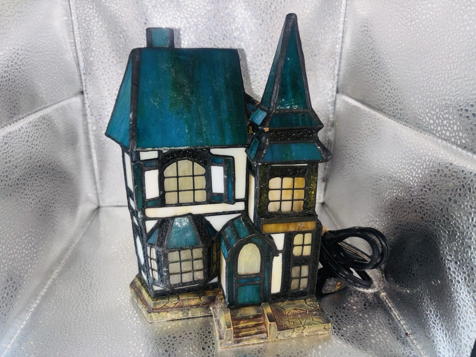 LITE SOURCE TIFFANY TABLE LAMP Victorian House Building
