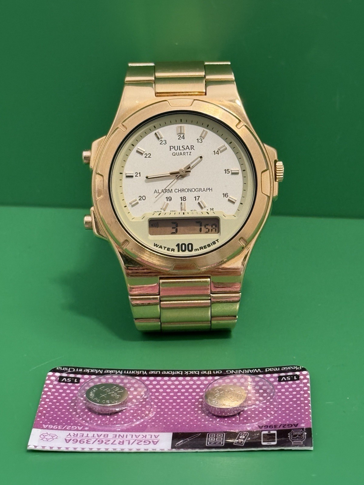 Vintage Men’s Gold Pulsar Analog Digital Alarm Chronograph Watch V041-9030