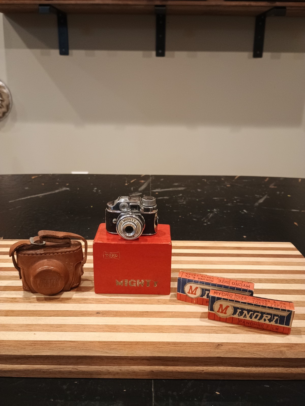 Vintage Mighty Miniature HIT Camera TOKO Occupied Japan With 2 Boxes Of Film