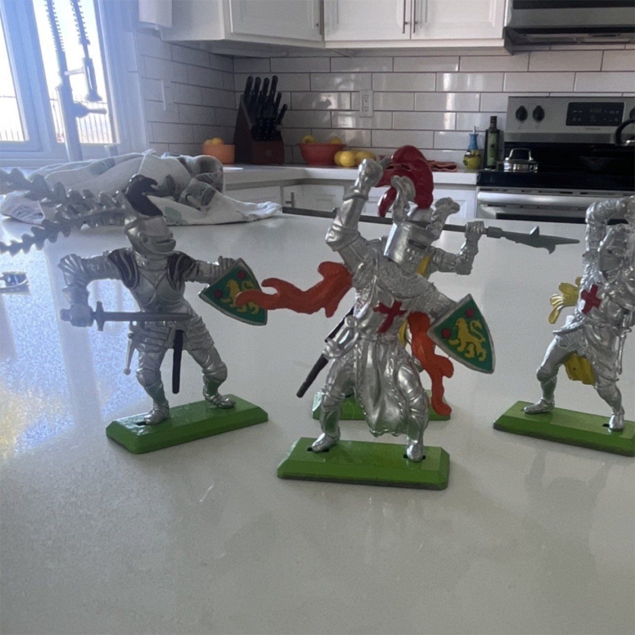 Britains Deetail Knights Toy Soldiers Figures Set of 4 Plastic Ages 8-16 & Up