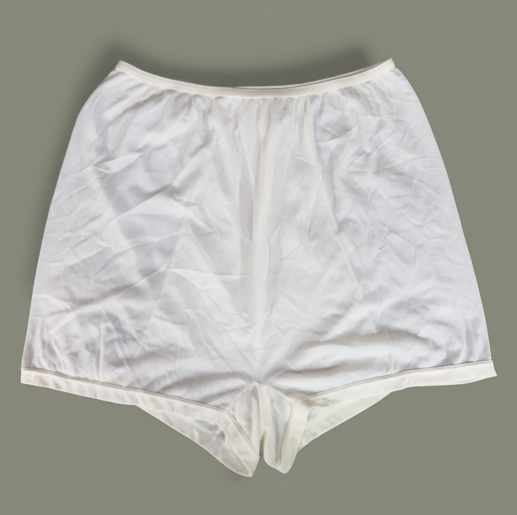 VTG DIXIE BELLE White Silky Boxer Shorts TAP PANTS PANTIES Hi-Waist Loose Leg 10