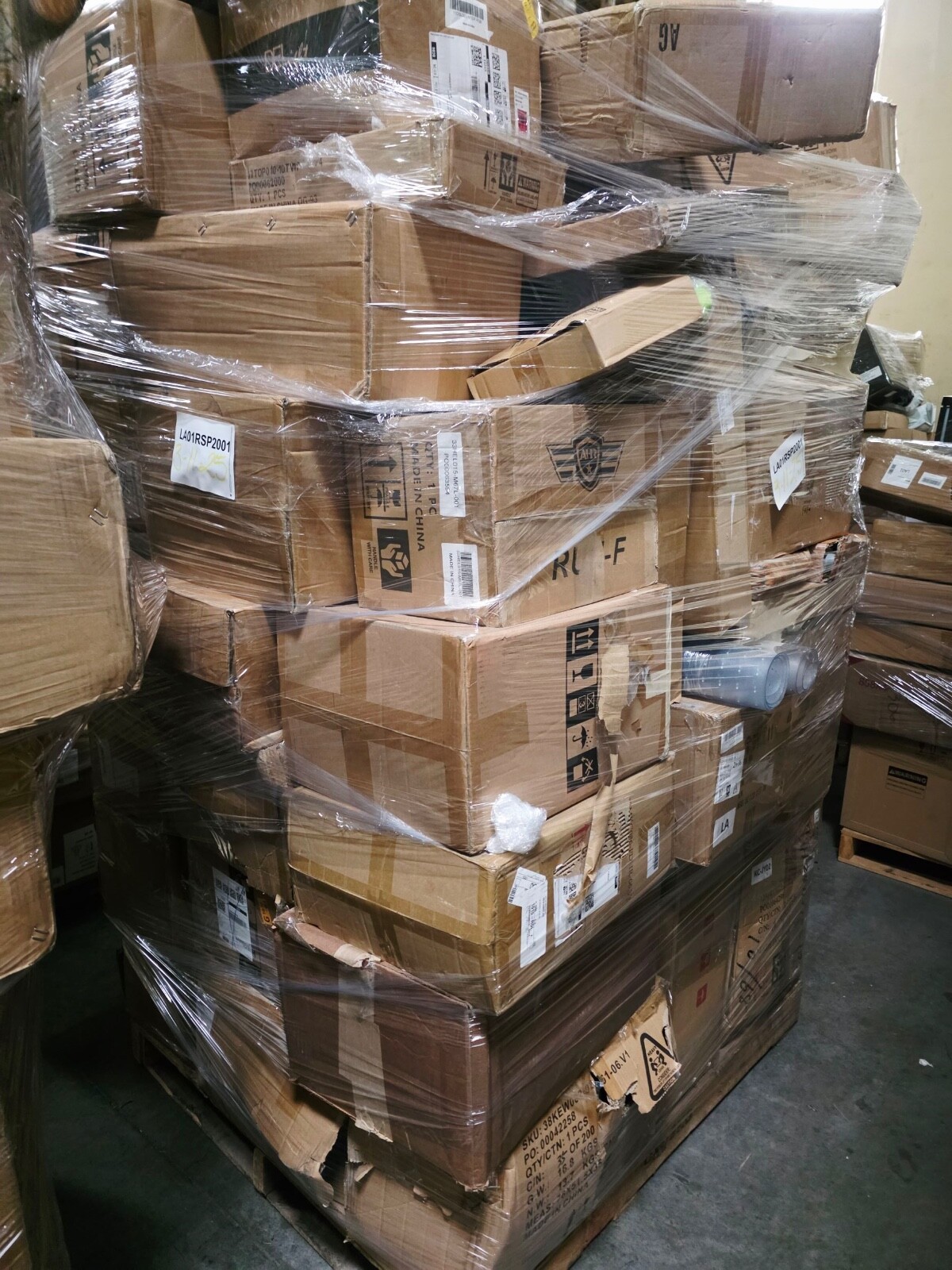 Miscellaneous merchandise pallets motorcycle helmets, e-bike converter kits