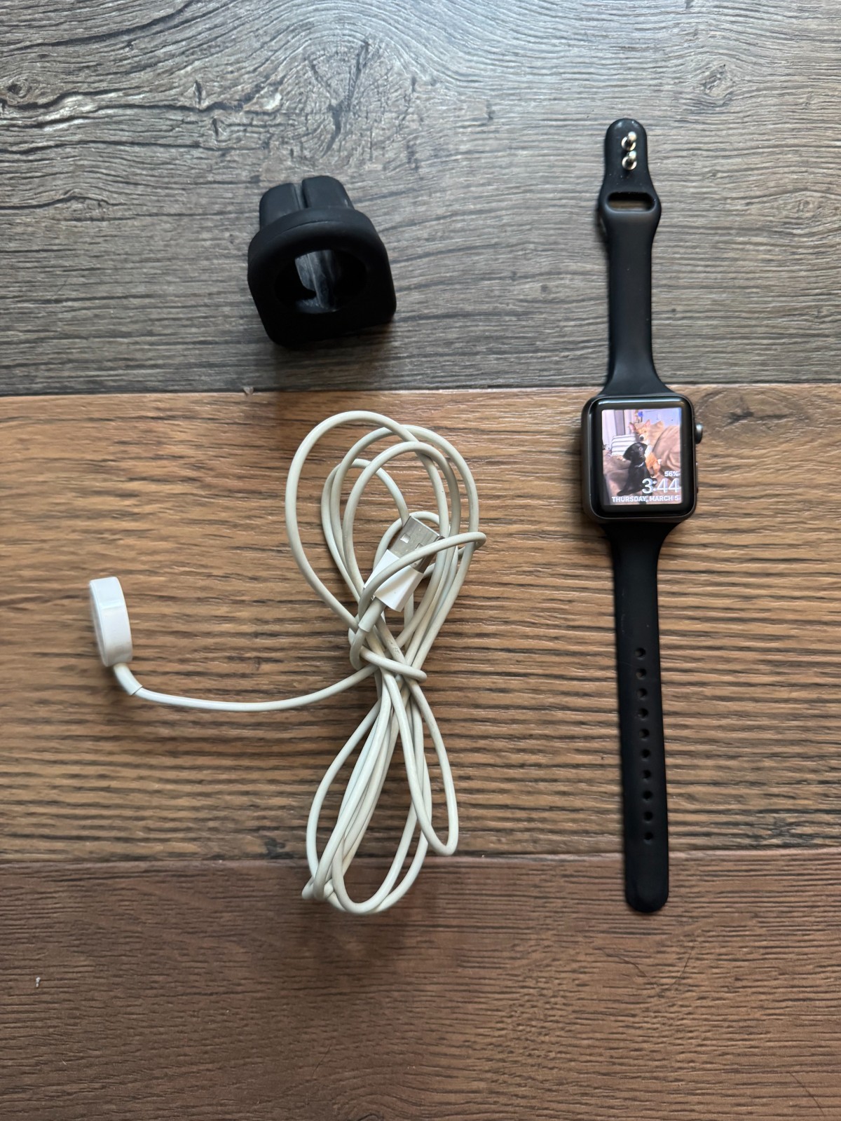 Apple Watch 1st Generation – 42mm 7000 Series Aluminum with Black Sport Band