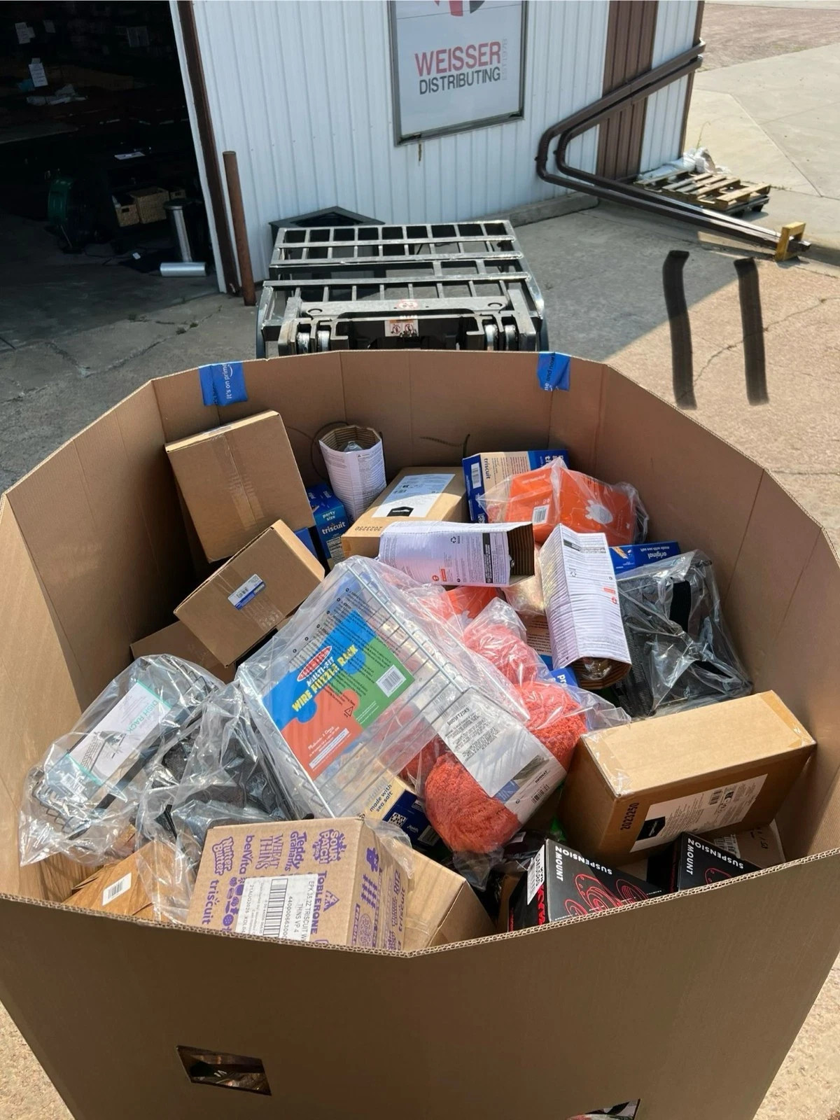 Amazon, Target, Macy’s, TJ Maxx, HomeGoods & Walmart Surprise Box – Liquidation