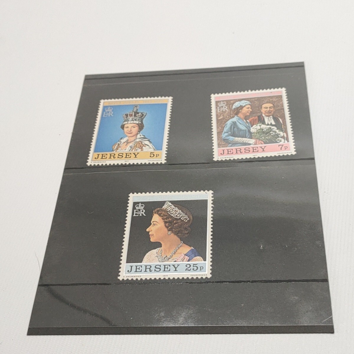 STATES OF JERSEY FIRST EDITION SILVER JUBILEE STAMPS Mint Unhinged 