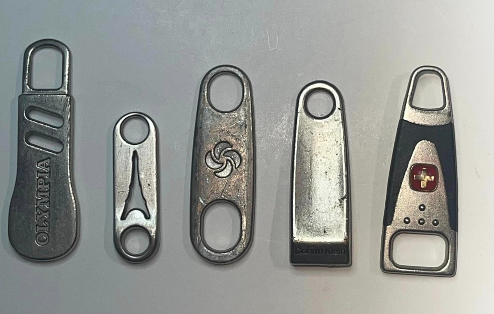 Lot of (5) Luggage Replacement Zipper Pulls