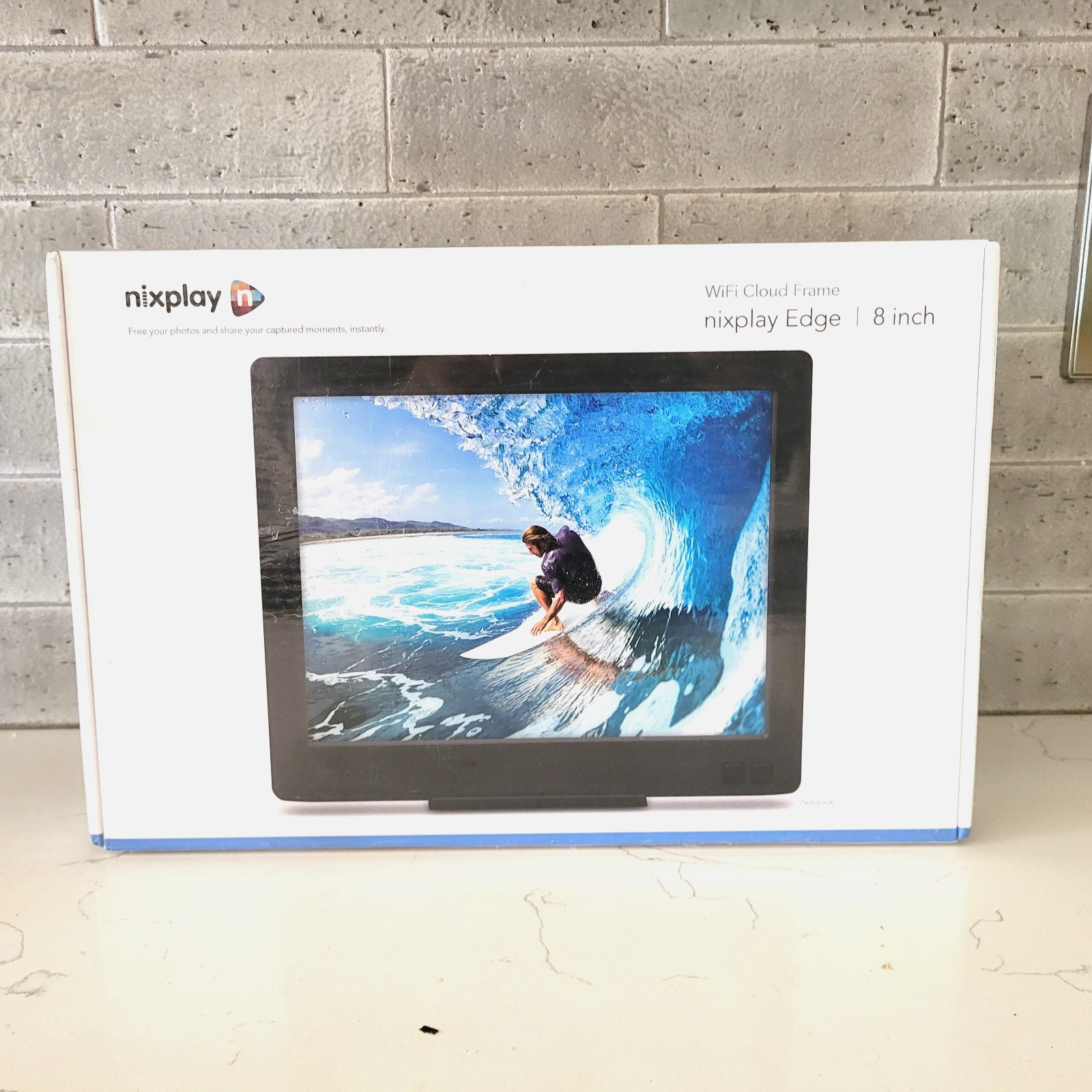 Nixplay Edge 8 inch Wifi Cloud Digital Picture Frame W08C SKU302 Hi-Res 768p NEW