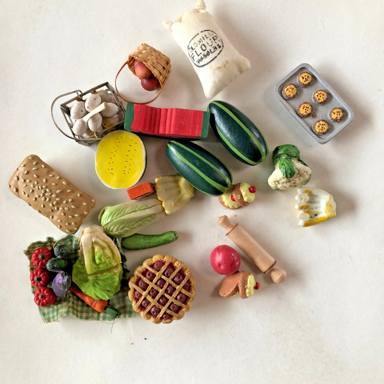 Miniatures Dollhouse Food BIG LOT 20+ veggies fruits pie  picnic rolling pin