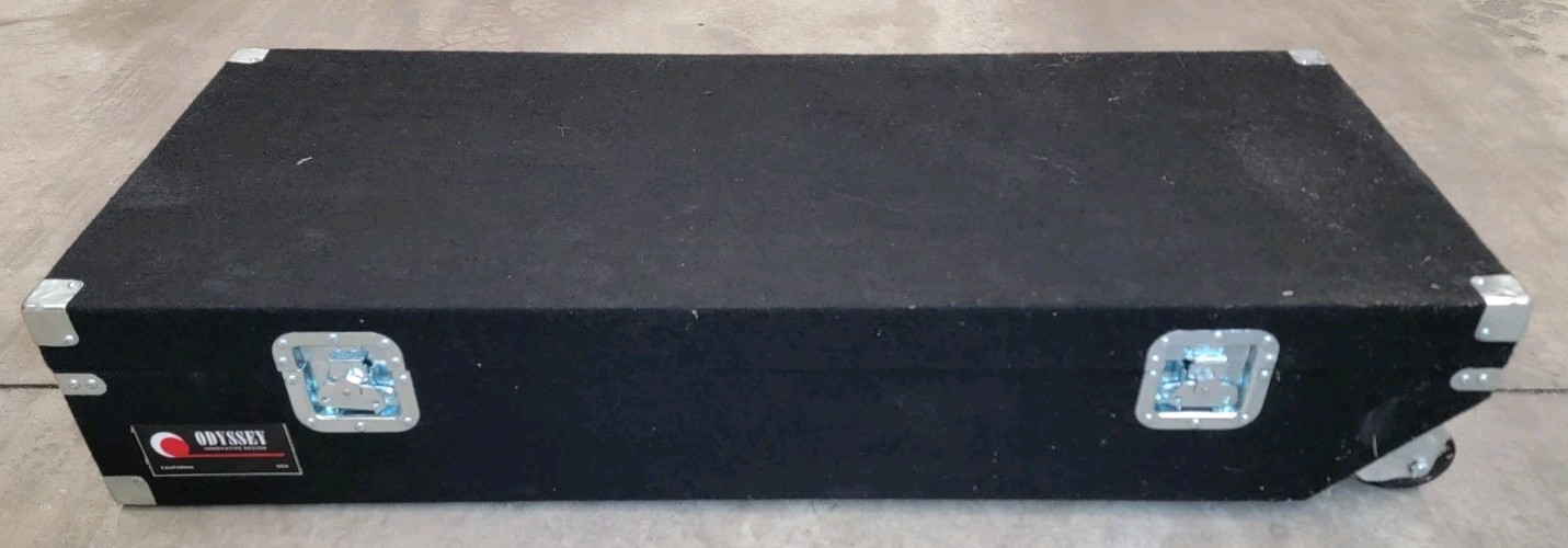 Odyssey CCD320PW Pro Carpeted CD Case with Wheels Musician DJ Band Merch 