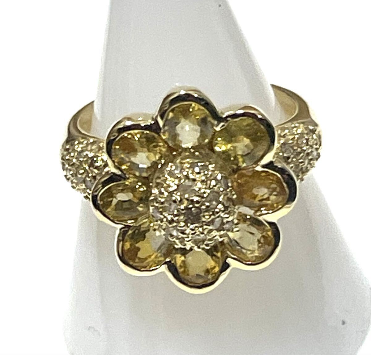 Pre-owned 18K yellow sapphire and diamond ring