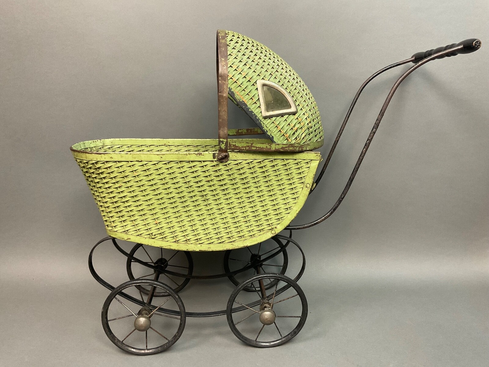 Antique Vintage Wicker Baby Doll Childs Carriage Buggy w/ window sides