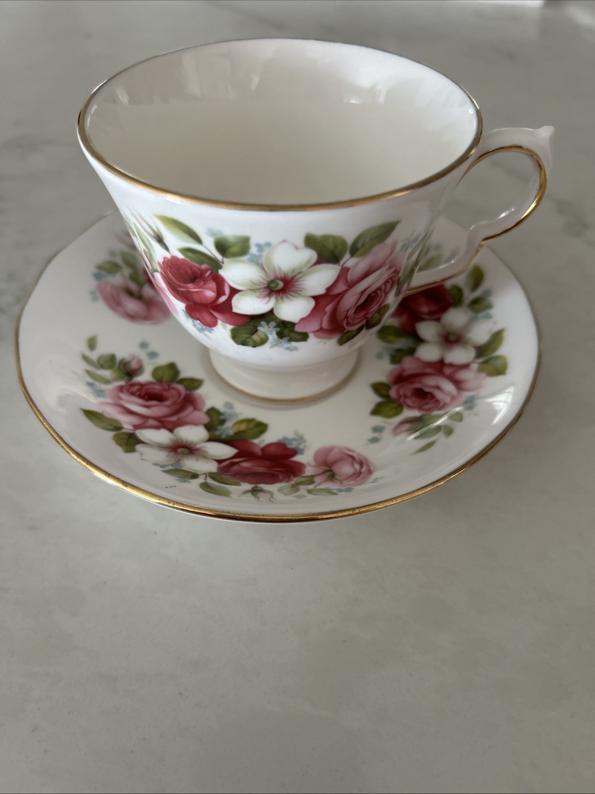 Vintage Queen Anne Bone China Tea Cup & Saucer 8644 Pink Roses Gold England