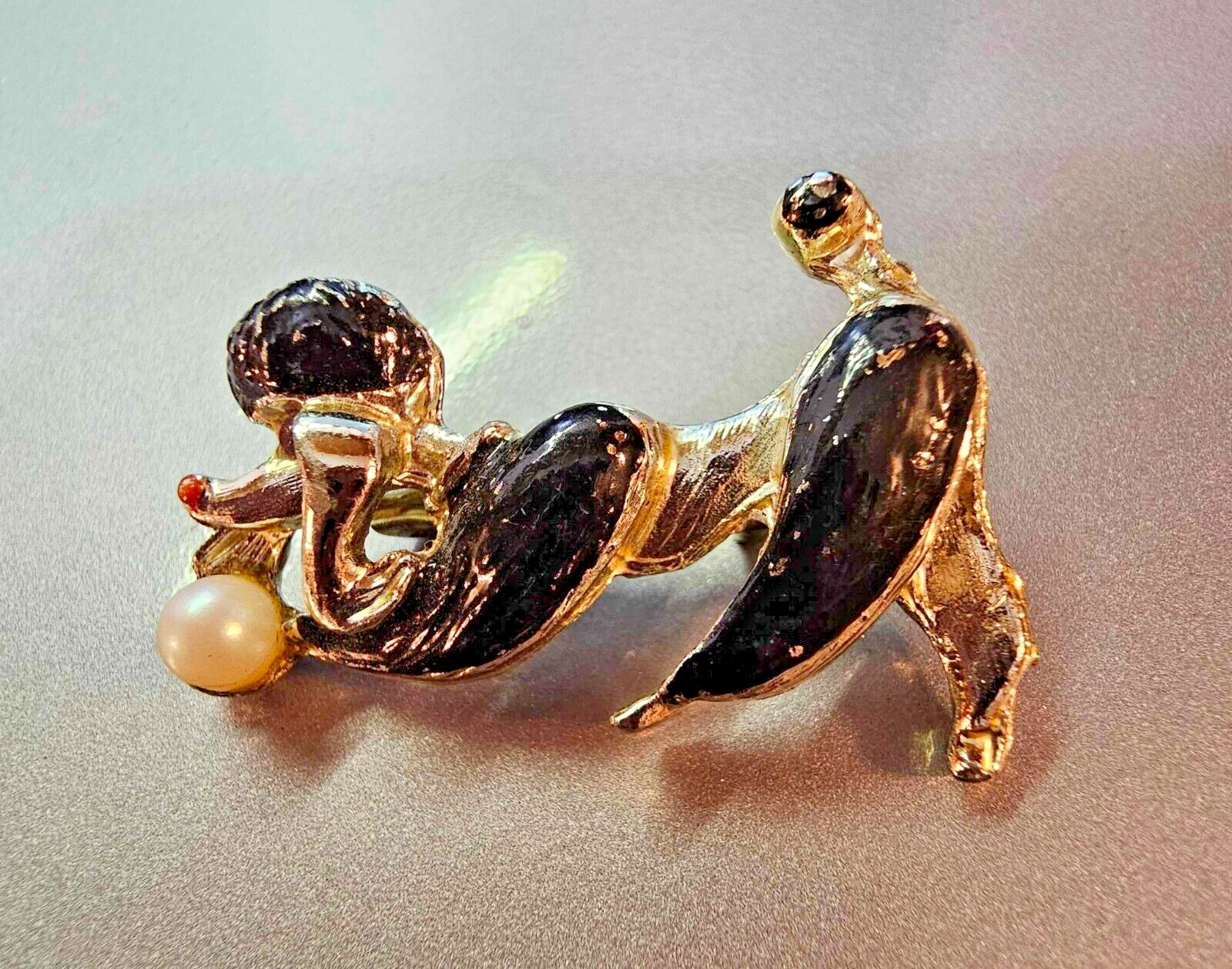 Vtg Goldtone black enamel Poodle dog playing ball faux pearl pink eye Brooch Pin