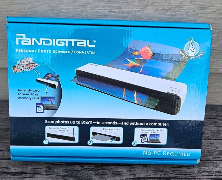 Pandigital PANSCN06B Photo Scanner/Converter 600 DPI USB Portable 8.5x11 in R62