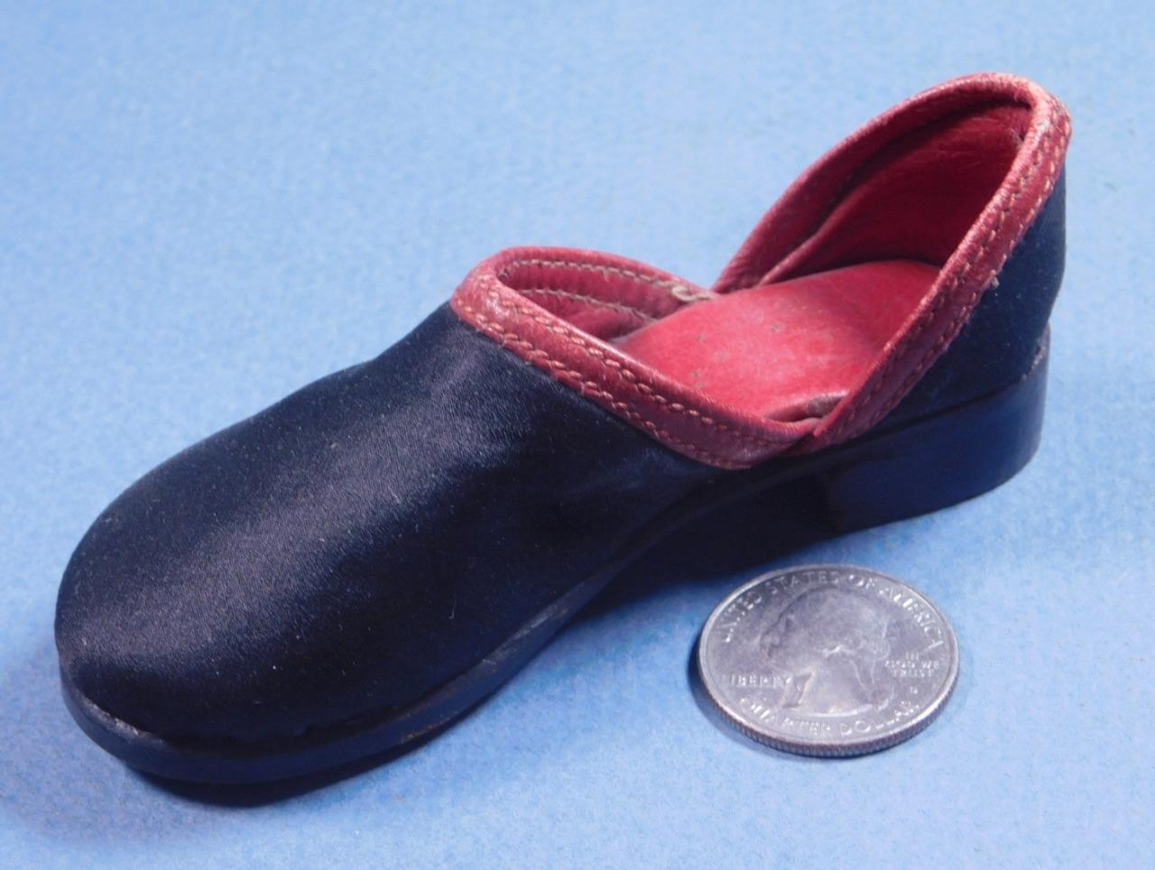 Antique Cobbler's Apprentice 4" L Miniature Mens Leather+Satin Slipper/Shoe tr28