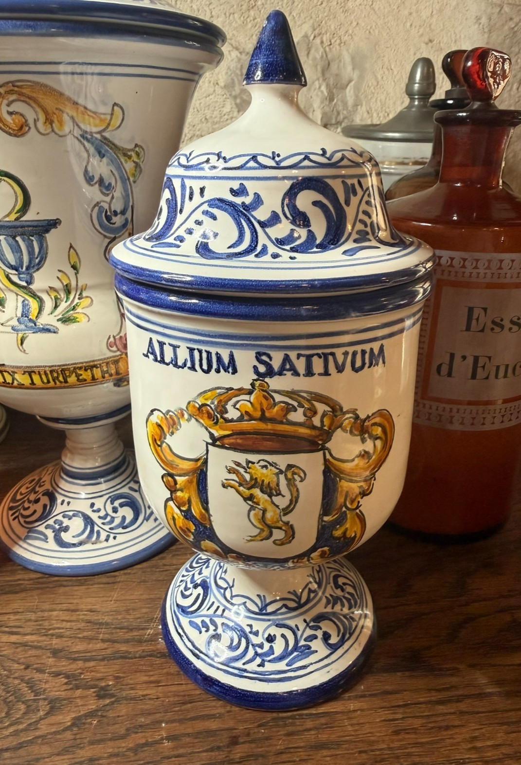 Pretty apothecary jar - ceramic - Allium Sativum