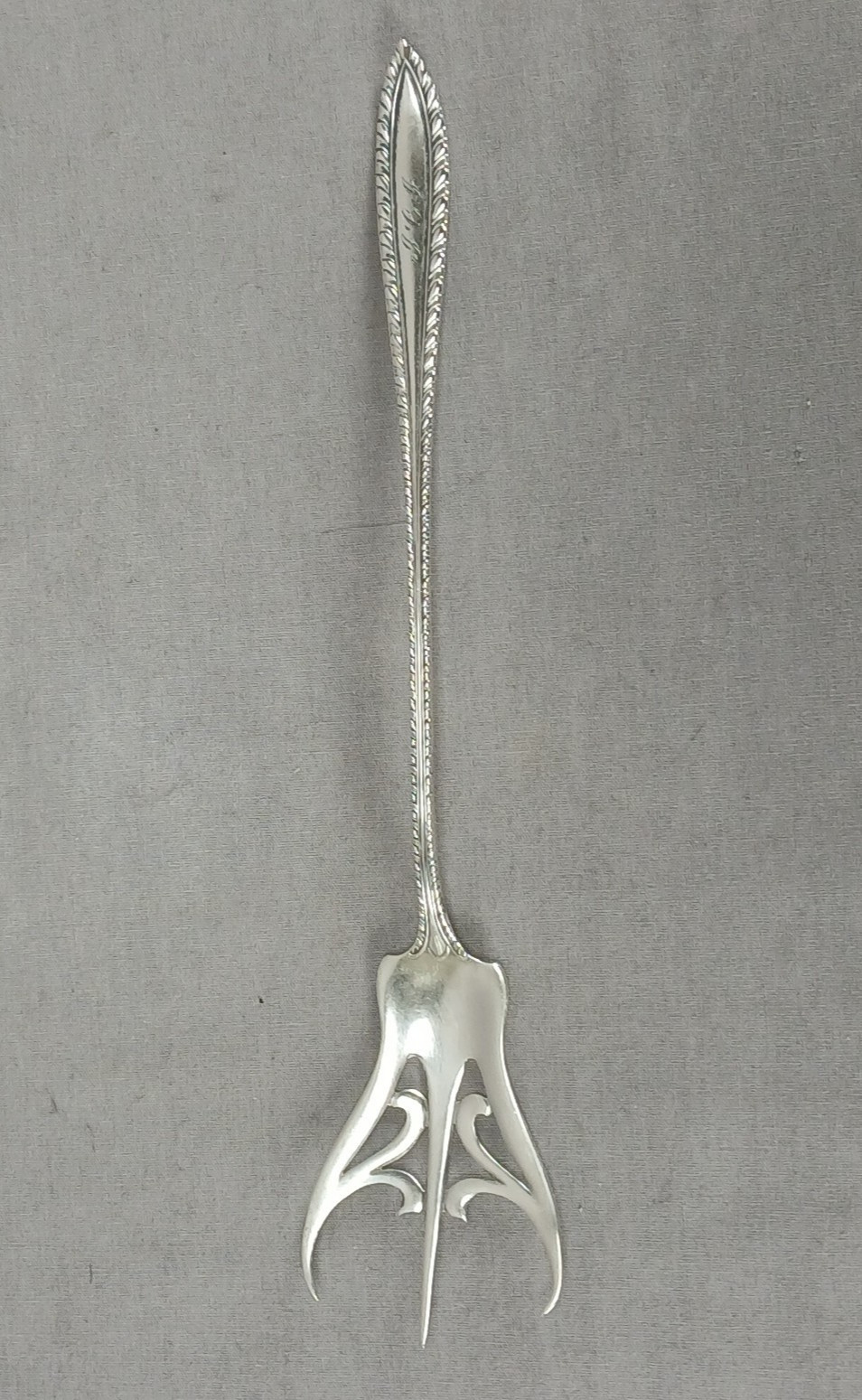 Antique Towle Godroon Pattern Sterling Silver Large Lettuce Serving Fork