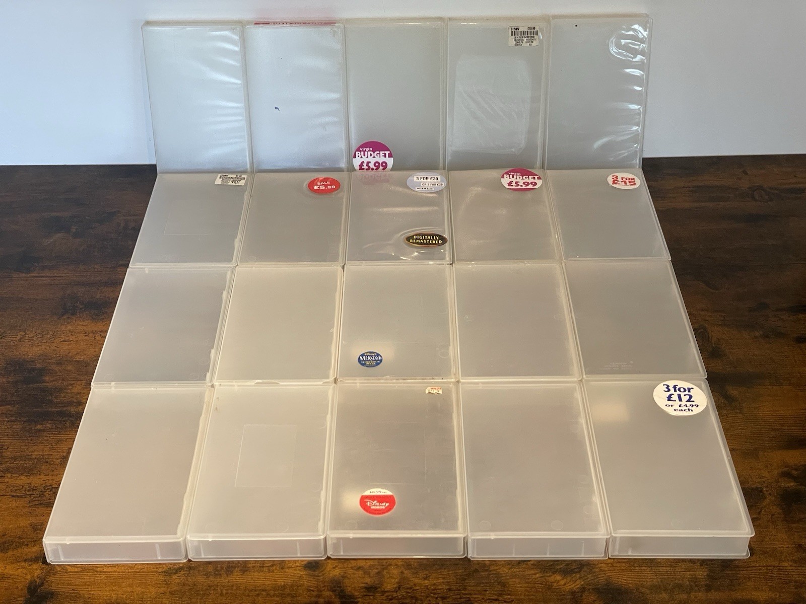 20 EMPTY VHS VIDEO TAPE STORAGE CASES Clear Up Cycle Retro Prop Crafting (2)