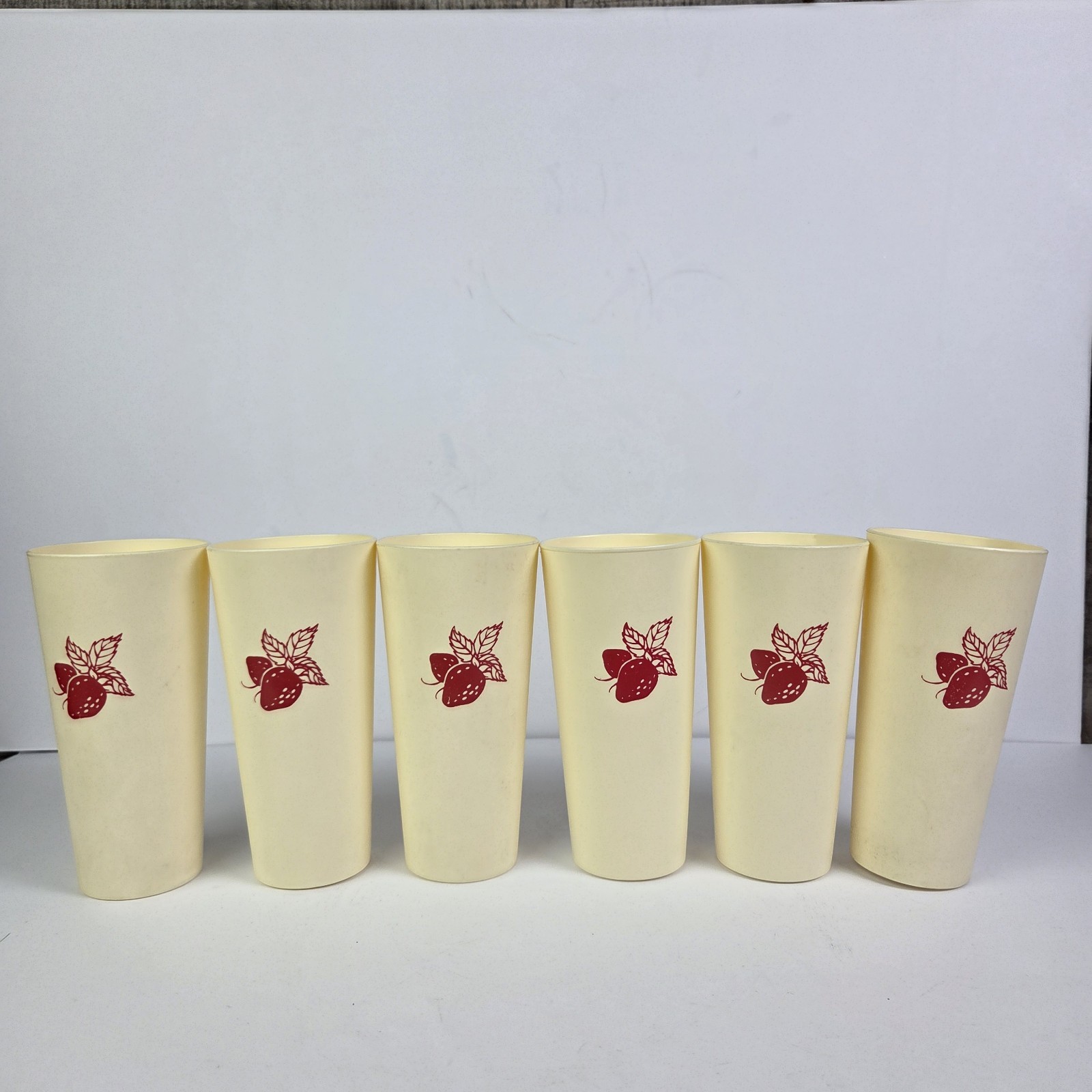 SET OF 6: Vintage 1982 Nasco STRAWBERRY PLASTIC 6" CUPS