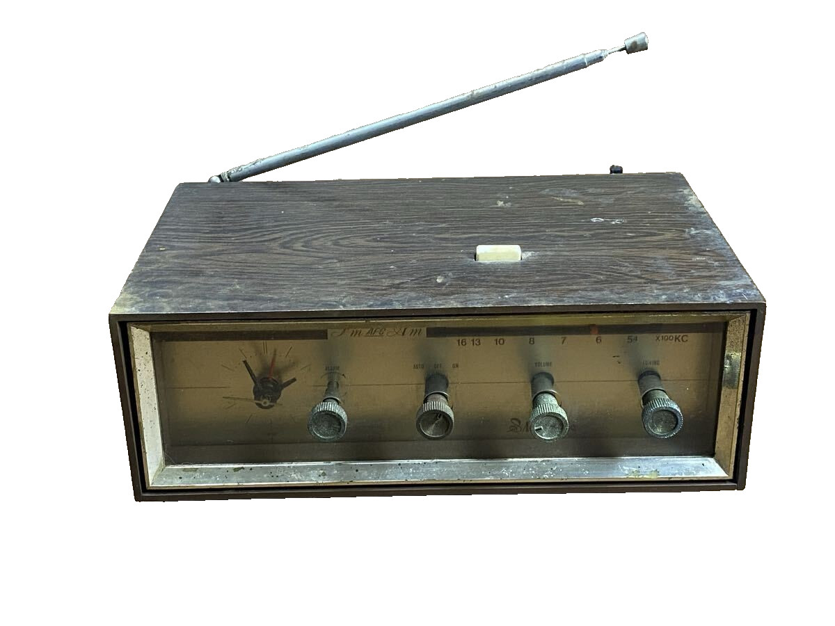 Vintage C-200 AM FM Clock Radio Wood Grain Mid-Century Made in Japan Junk